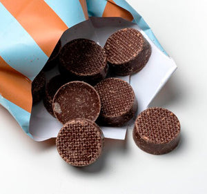 Malmö Organic Cone Milchschokolade (55% Kakao) mit gesalzenem Karamell und Kardamon