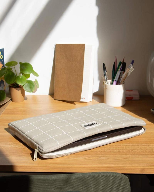 Ava Laptop-Hülle Tonerde-Grün/Weiß kariert (für 13 Zoll Laptops)