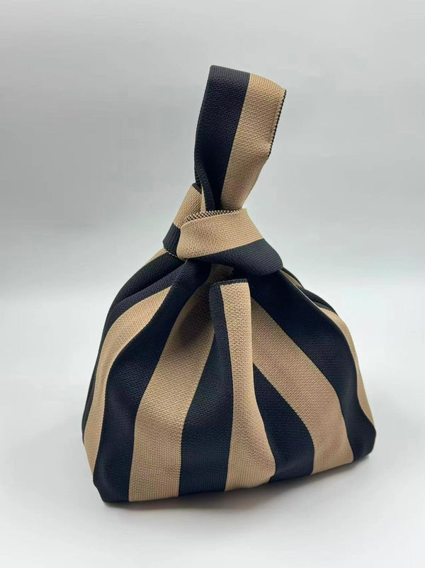 Tokeii. Knit Studio - Strickshopper Midnight Cherry