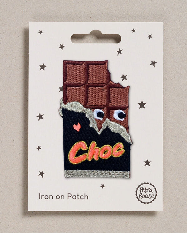 Petra Boase Love Choc Patch (zum Aufbügeln): Ein bestickter Schokoladenriegel-Aufnäher mit Augen, ideal für Jacken oder Taschen. Perfekt für Schokoladenliebhaber und kreative Geschenke.