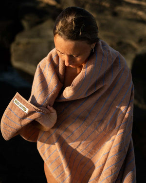 Naram Badelaken Camel & Ultramarine (100 x 150 cm)