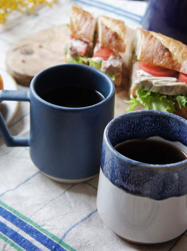 Chips Mug Mat Sand-Blue