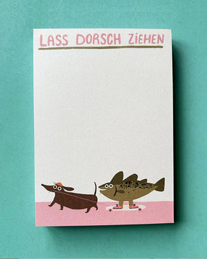 Lass Dorsch Ziehen Block mit handgezeichnetem Dackel und Dorsch auf Rollschuhen. 50 Blatt für Notizen, klimaneutral gedruckt, von Illustratorin Slinga.