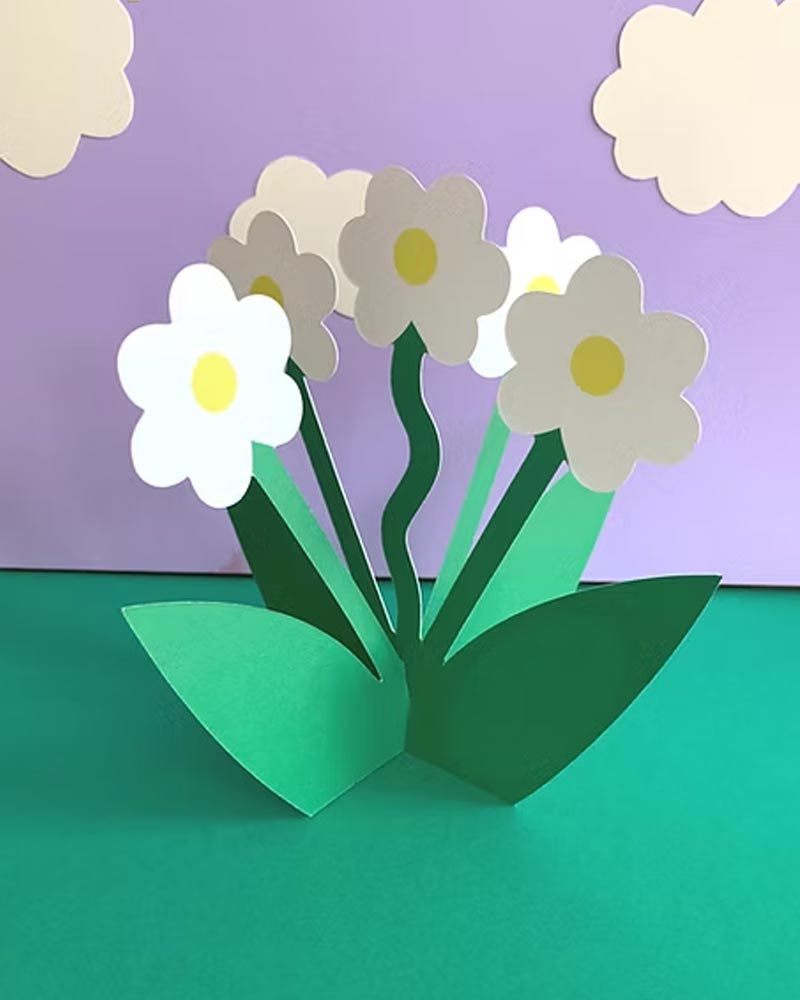 3-D Papierblumenstrauß Daisy Floral Bloom Standing - Klappkarte mit weißen Blüten und gelben Zentren, aufrecht stehend, inklusive Umschlag, geeignet für persönliche Nachrichten.