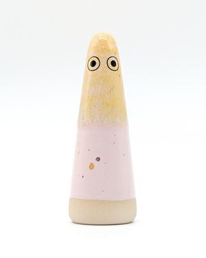 Keramikfigur Ghost No. 29 von Studio Arhoj, ein handgefertigter, konisch geformter Geist aus glasiertem Ton, ideal als Dekoration oder nützlicher Helfer.