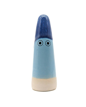 Studio Arhoj - Ghost No. 61: Handgeformte, minimalistische Keramikfigur in Kegelform mit Gesichtszügen, teils glasiert in Blautönen, einzigartig und vielseitig nutzbar.