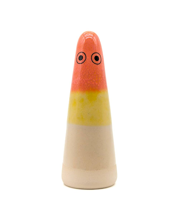 Studio Arhoj - Ghost No. 71: Handgefertigte keramische Figur mit orangefarbenem, gelbem und cremefarbenem Band. Verspielter, einzigartiger Geist, ideal als Dekoration oder praktisches Wohnaccessoire.