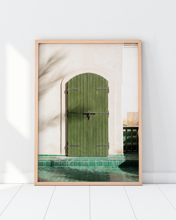 The Green Wooden Door Poster - Henrike Schenk (50x70cm)