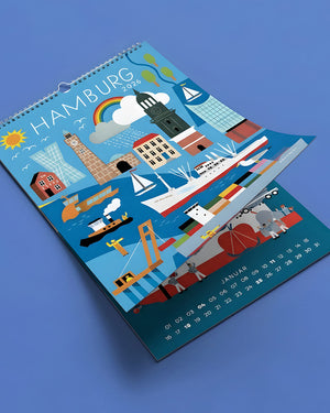 HAMBURG Wandkalender 2026, Spiralbindung, zeigt Hamburgs Wahrzeichen und Hafenleben, Januar-Daten unten. Design von Jan Kruse, Human Empire Studio, Format DIN A4, 13 Seiten.