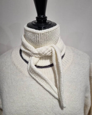 Kleiner Schal aus Wolle Offwhite