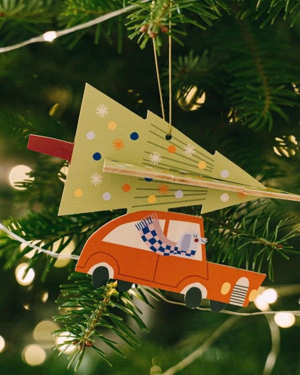 Hölzerner 3D-Weihnachtsbaum-Anhänger Auto mit Weihnachtsbaum