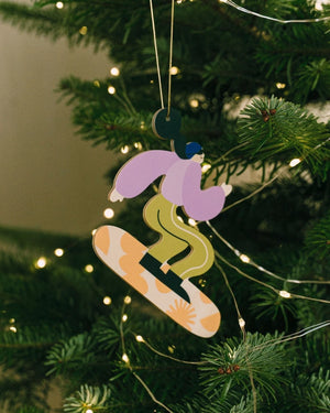 Hölzerner Weihnachtsbaum-Anhänger Snowboarder