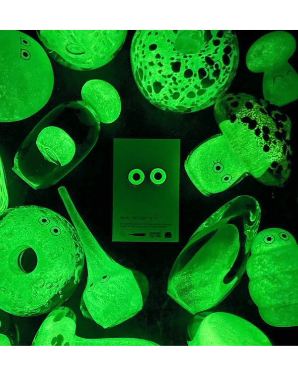 Metal Pin Glow in the Dark Eyes  (Serie #3)