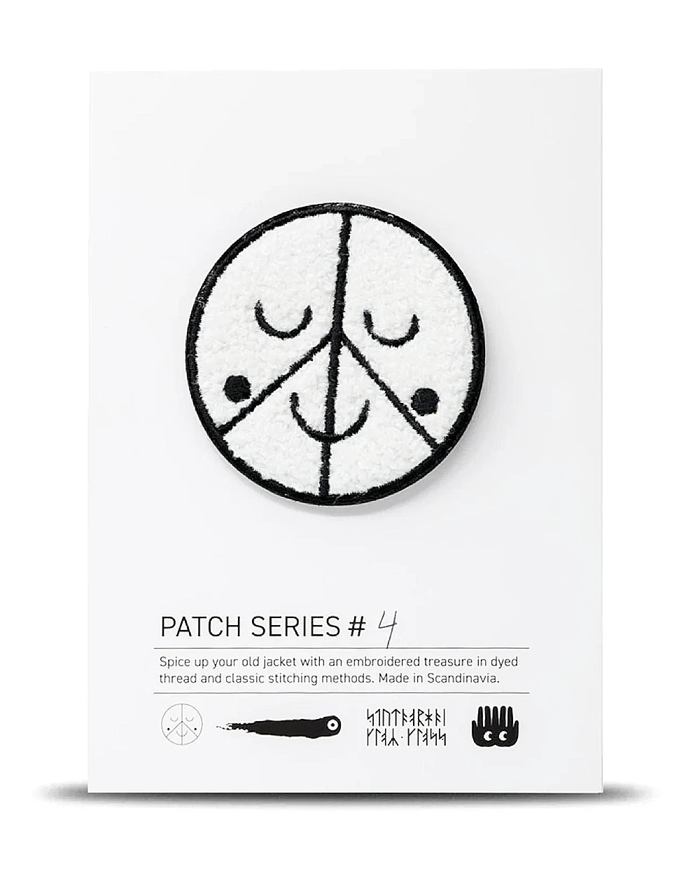 Arhoj Patch Chenille Logo (Serie #4): Gestickter, skandinavischer Aufnäher mit Peace- und Smiley-Design, ideal zum Aufpeppen von Jacken oder Taschen. Maße: 6 x 6 cm.