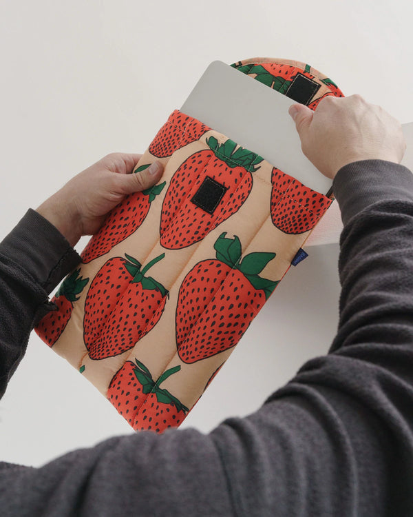 Baggu Puffy Laptop Sleeve 13"/14" Strawberry