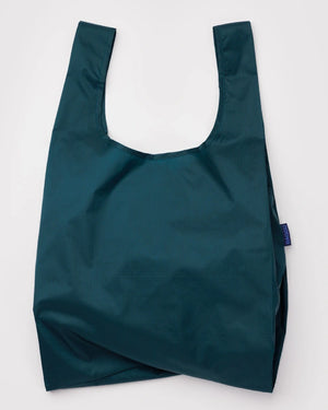 Standard Baggu Einkaufsbeutel Deep Sea aus recyceltem Ripstop-Polyester; robust, faltbar, maschinenwaschbar; bietet Platz für 2-3 Einkaufstüten, ideal für vielseitige Alltagsnutzung.