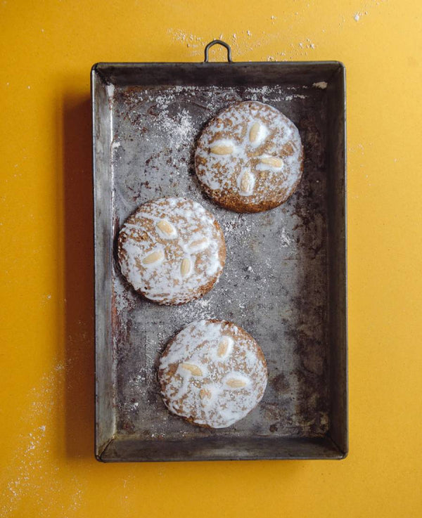 Lebkuchen Dose Ollie Silvester mit 5 gemischten veganen Elisen