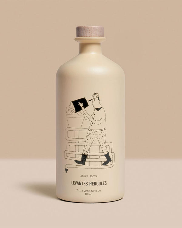 Levantes HERCULES - Extra Virgin Olivenöl - 350ml, matte cremefarbene Flasche mit Holzverschluss, Illustration eines Mannes bei der Olivenernte, ideales Allround-Öl aus Griechenland.