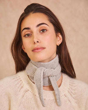 Kleiner Schal aus Wolle Light Grey