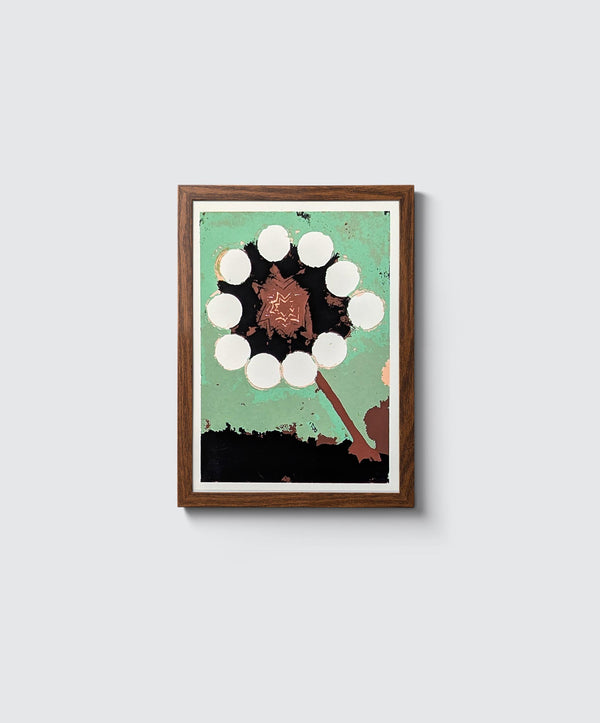 Machon 002 Siebdruck (12x17cm), limitierte Edition: Ein stilisiertes Blütenmotiv mit weißer Blume auf grünem Hintergrund, signiert. Kein Rahmen enthalten.