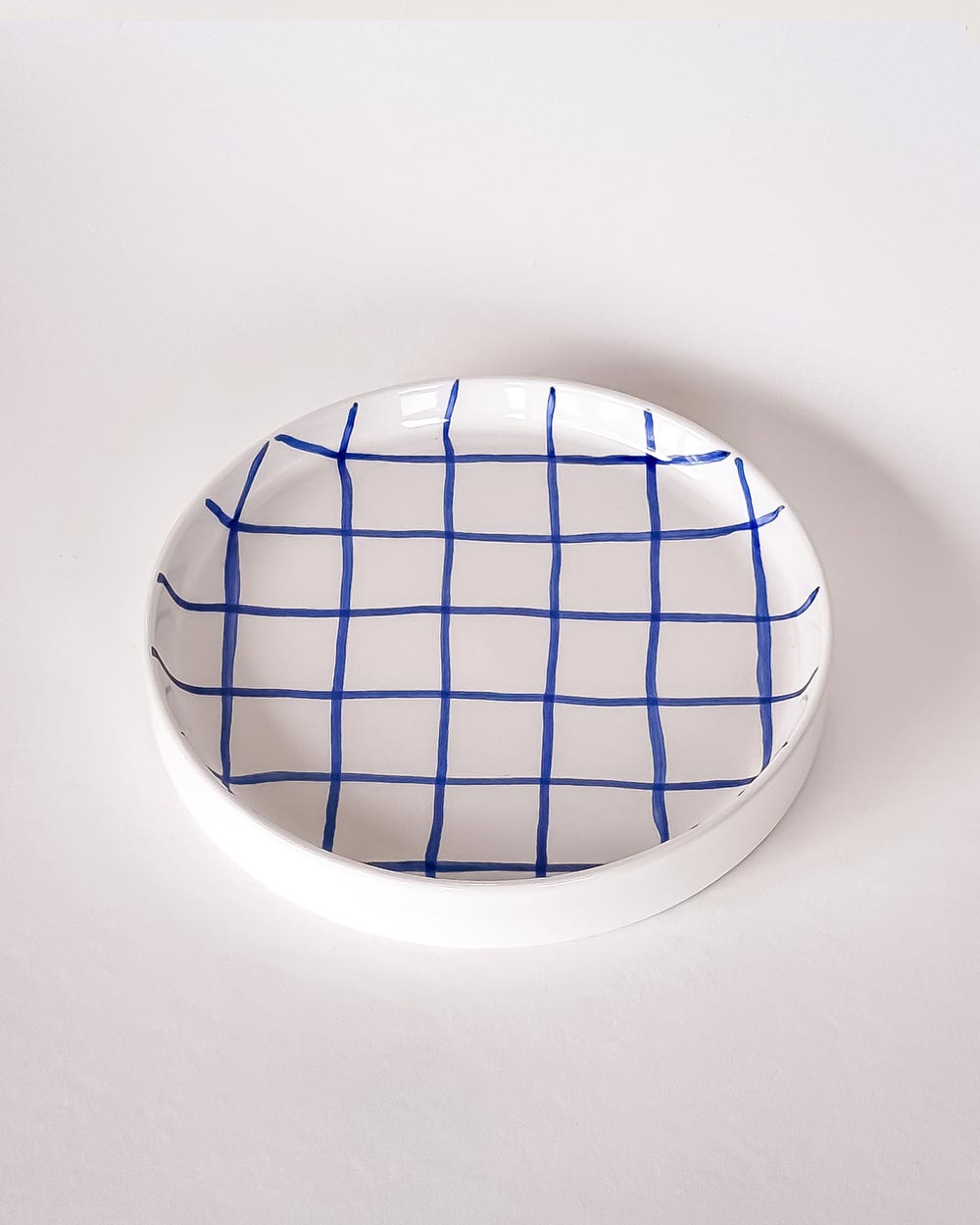 Keramikteller mit blauem Karomuster Magazin Minori.