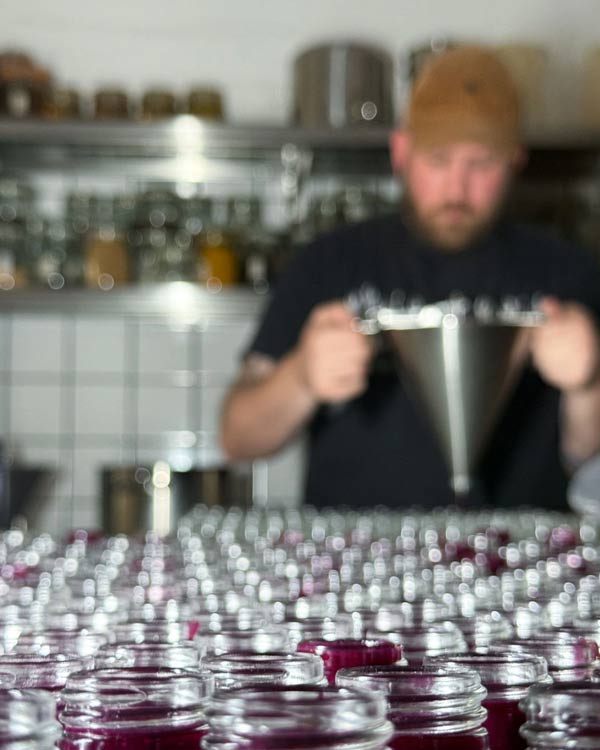 Swet - "Purple Haze" Hot Sauce mit Blaubeeren und Madame Jeanette