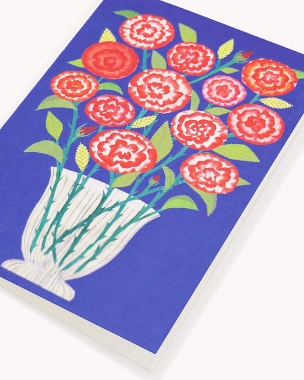 Hadley - A Dozen Red Roses On Blue Klappkarte