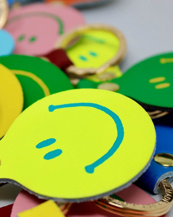 Feeling Lush Smiley Schlüsselanhänger Dark Red