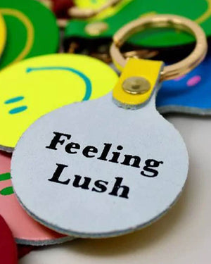 Feeling Lush Smiley Schlüsselanhänger Dark Red