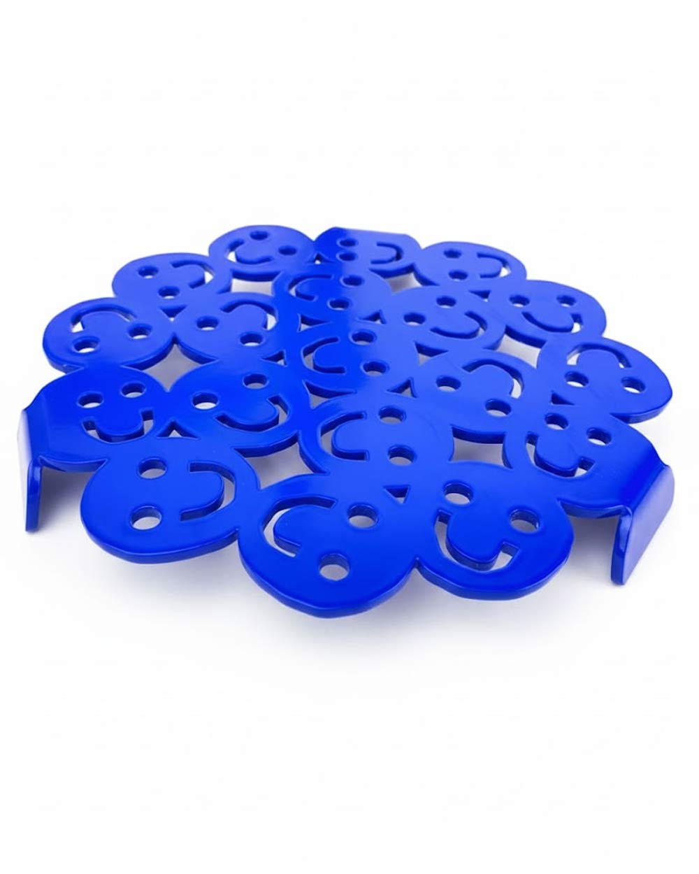 Smiley Untersetzer: Runder, blauer Silikon-Untersetzer mit ineinandergreifenden Smiley-Gesichtern, ideal als hitzebeständiger Topfuntersetzer oder Spülbeckenmatte.