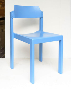 Chairity by Human Empire – Stuhl #33 – Lichtblau
