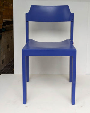 Chairity by Human Empire – Stuhl #37 – Ultramarinblau