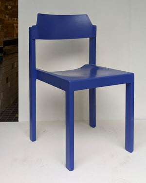 Chairity by Human Empire – Stuhl #37 – Ultramarinblau