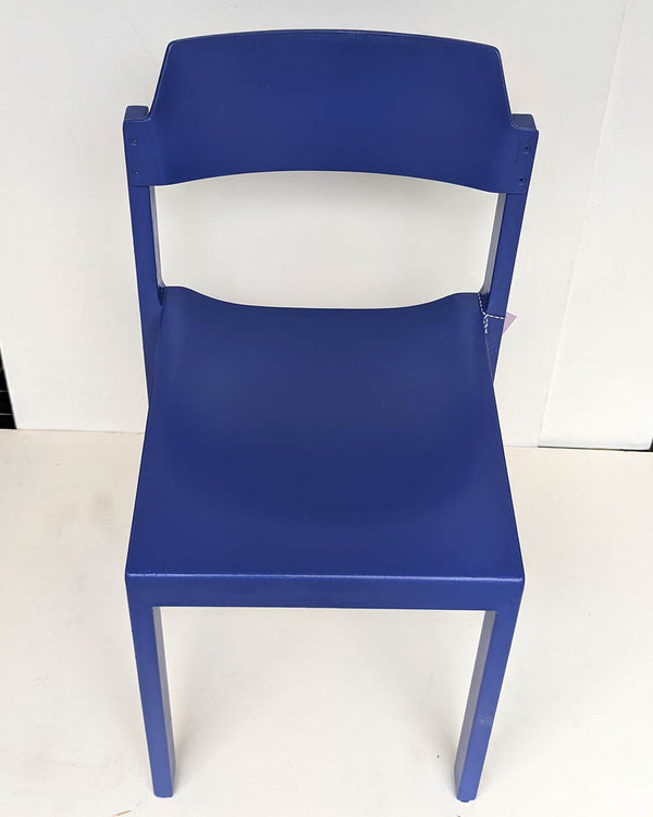 Chairity by Human Empire – Stuhl #37 – Ultramarinblau