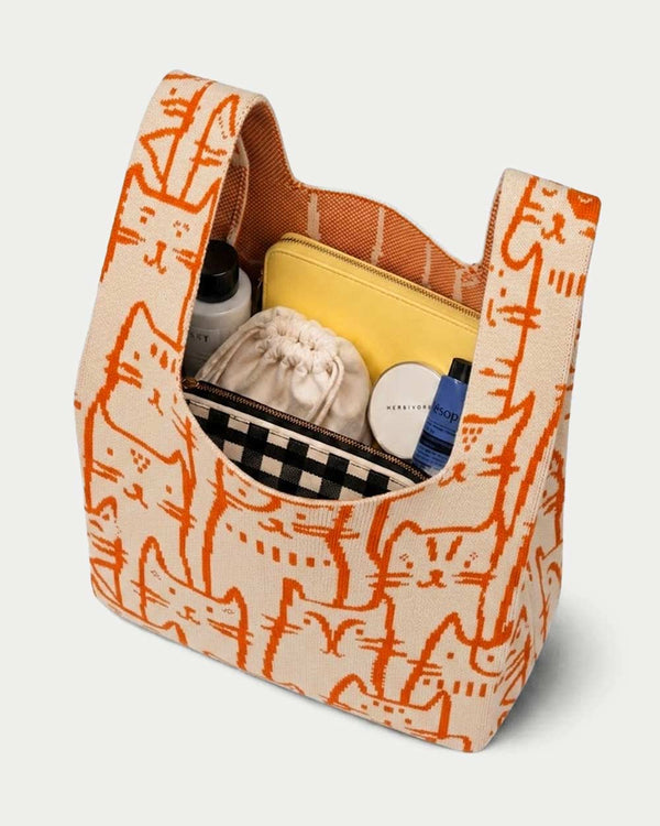 Tokeii Knit Studio - Strickshopper Cats on a Soft Morning