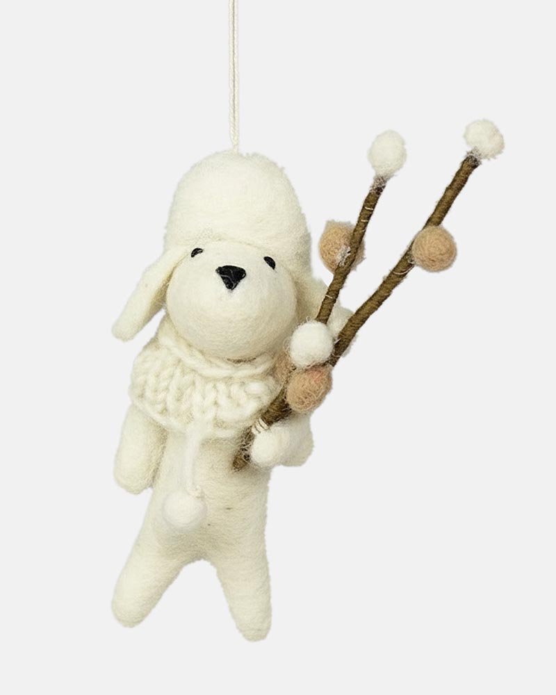 Dog Willow Weihnachtsbaumanhänger: Handgefertigter Filzanhänger mit Lammform, Strickkragen und -mütze, hält Weidenkätzchenzweige, mit Wollschlaufe zum Aufhängen. Fairtrade, 11 cm hoch.