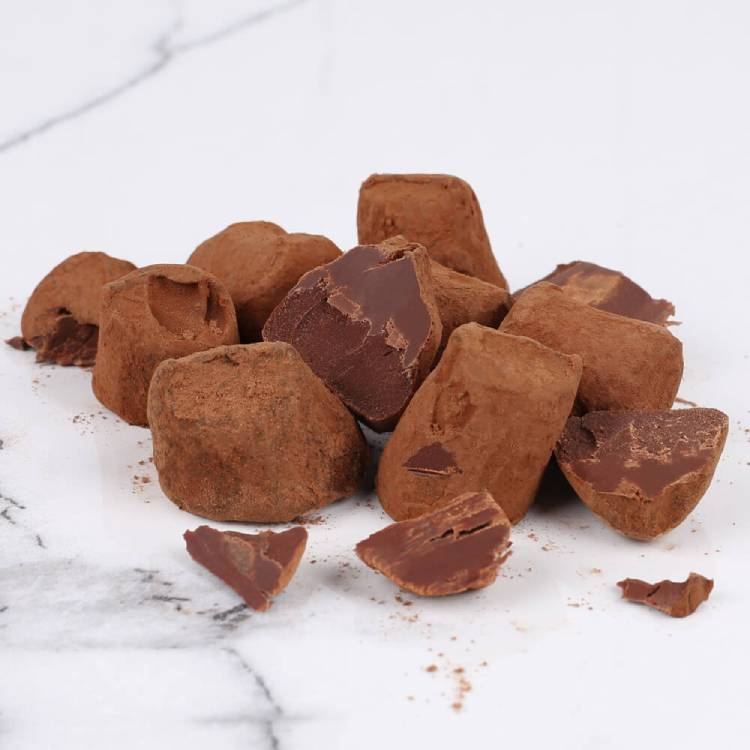 Melting Pot - 12 Trüffelpralinés aus Zartbitterschokolade