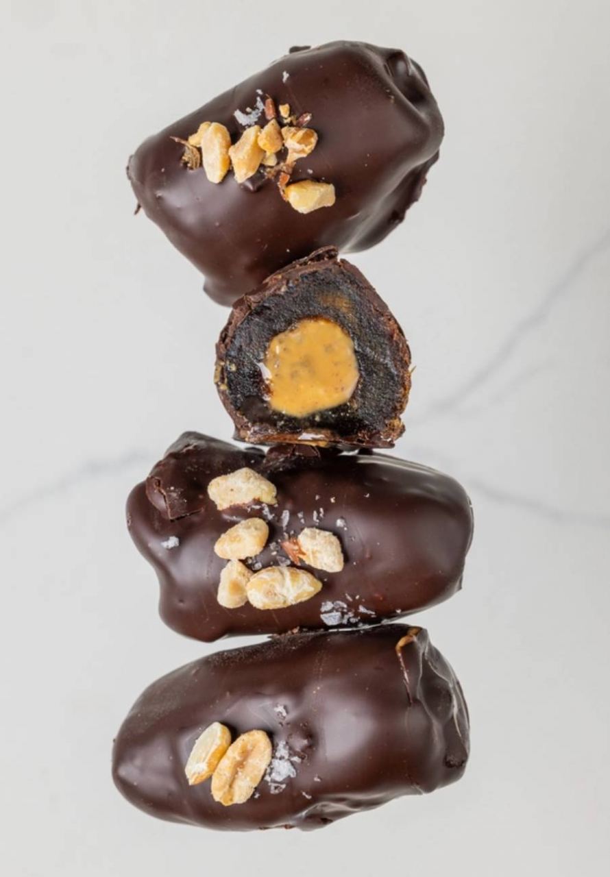 Peanut Butter Crunch Dattelsnack in dunkler Schokolade