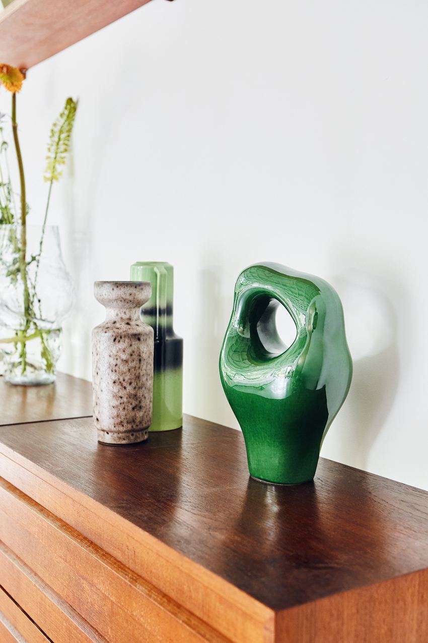HK objects: Ceramic Sculpture Glossy Green